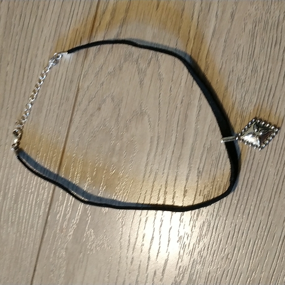 Genuient black calf leather choker necklace - Picture 4 of 4